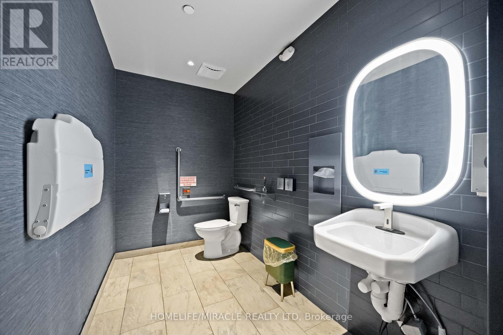 1224 St Clair Avenue, Toronto, Ontario  M6E 1B4 - Photo 48 - W12740992