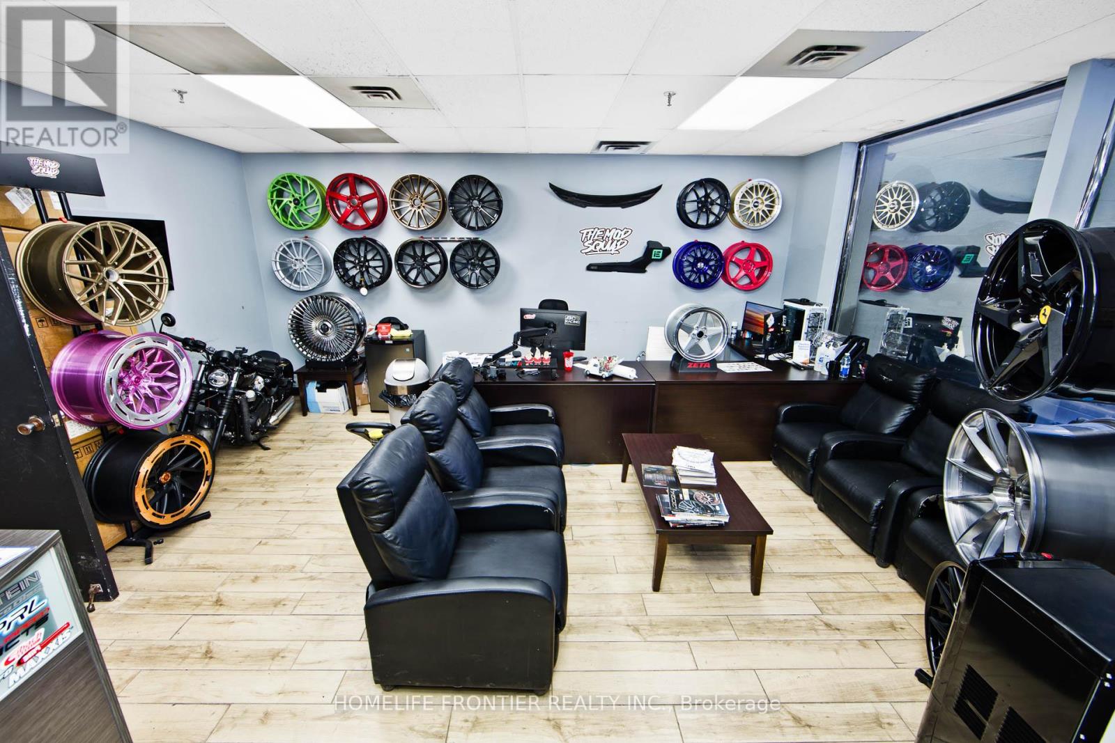 1077 Britannia Road E, Mississauga, Ontario  L4W 3X1 - Photo 7 - W12741000