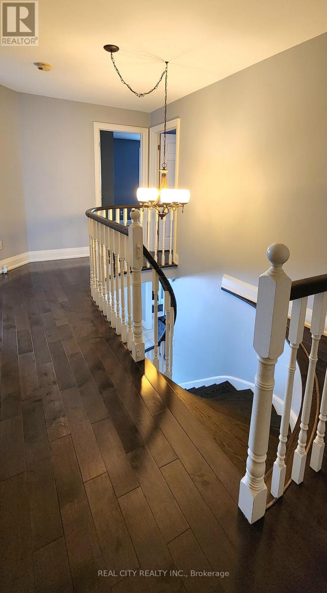 229 Kingsbridge Garden Circle, Mississauga, Ontario  L5R 1L4 - Photo 13 - W12741002