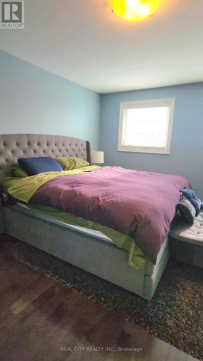 229 Kingsbridge Garden Circle, Mississauga, Ontario  L5R 1L4 - Photo 14 - W12741002