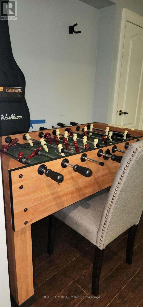 229 Kingsbridge Garden Circle, Mississauga, Ontario  L5R 1L4 - Photo 24 - W12741002