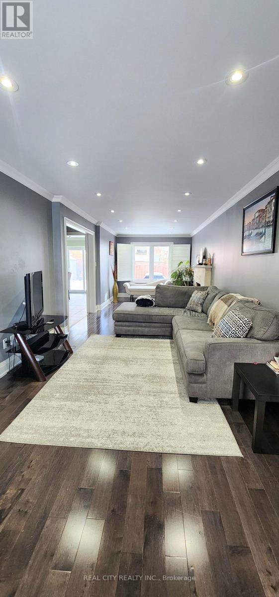 229 Kingsbridge Garden Circle, Mississauga, Ontario  L5R 1L4 - Photo 5 - W12741002