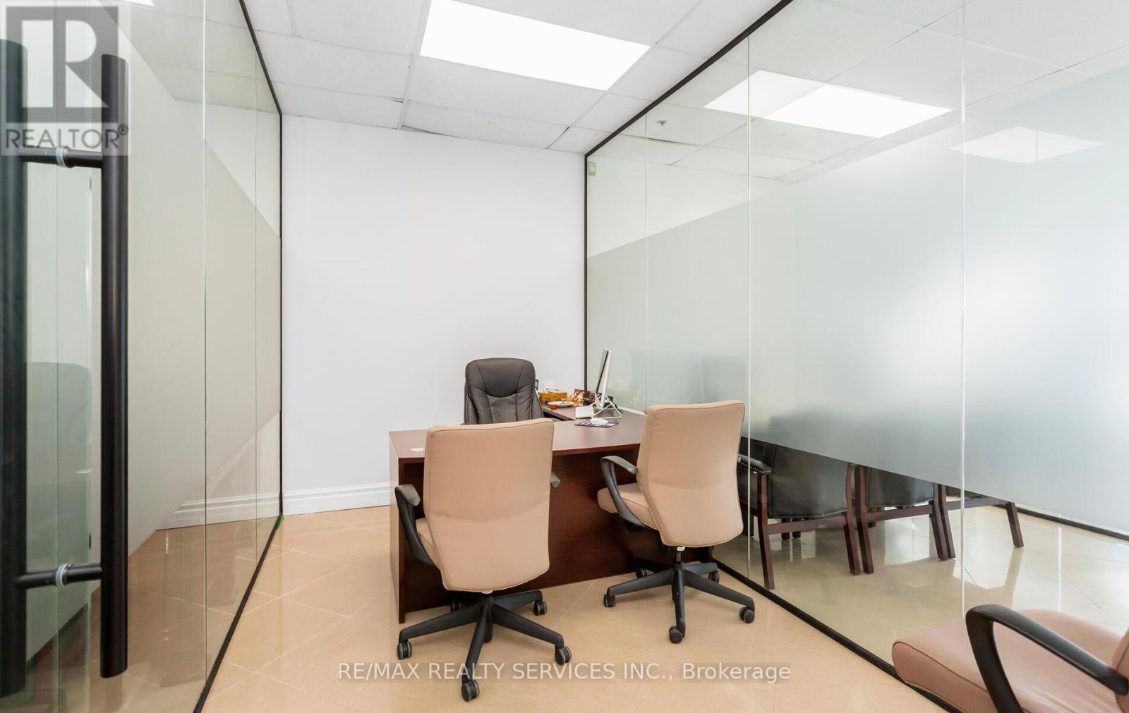 111 - 1065 Canadian Place, Mississauga, Ontario  L4W 0C2 - Photo 12 - W12741008