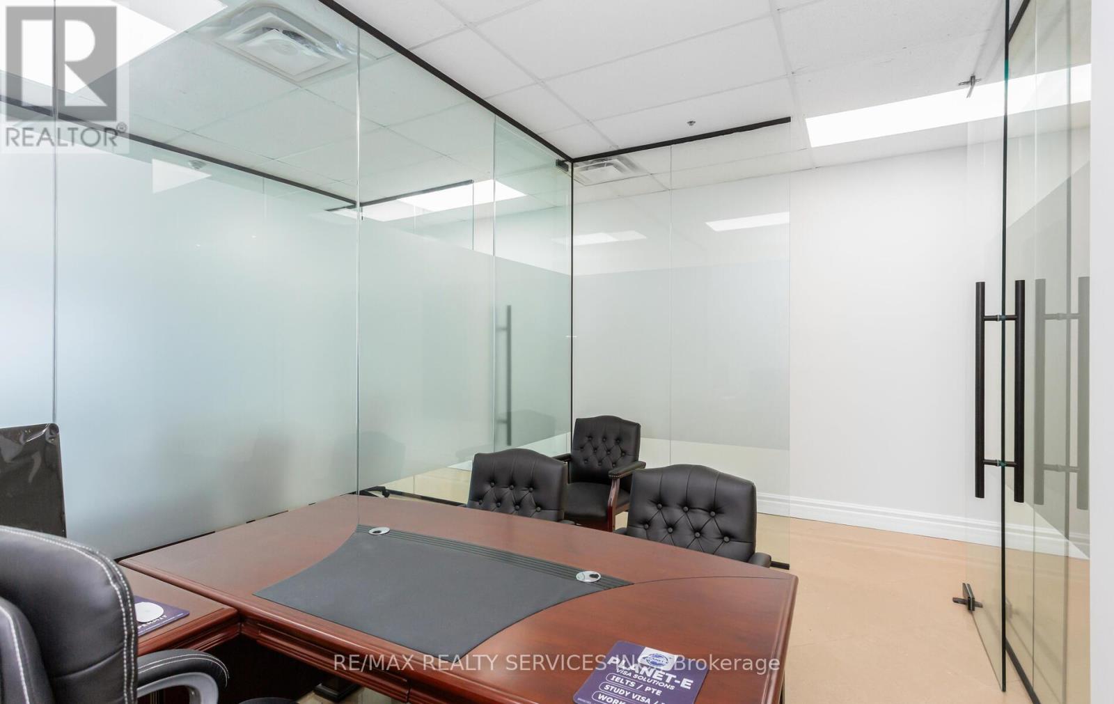 111 - 1065 Canadian Place, Mississauga, Ontario  L4W 0C2 - Photo 15 - W12741008