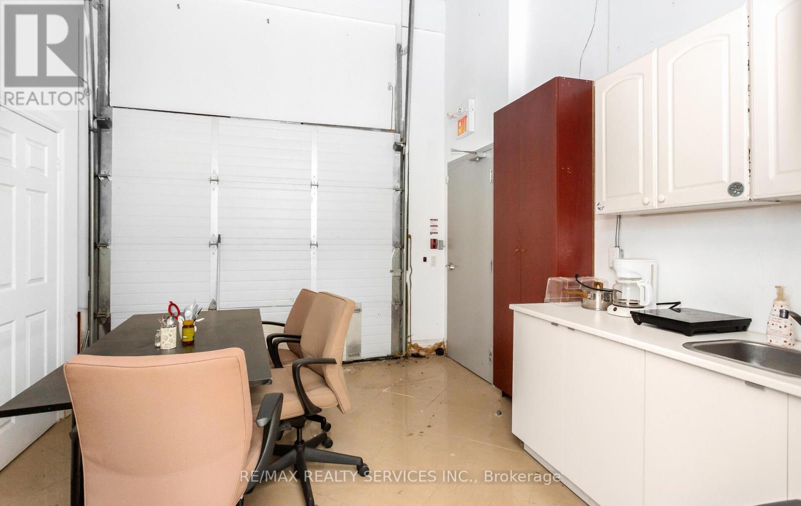 111 - 1065 Canadian Place, Mississauga, Ontario  L4W 0C2 - Photo 17 - W12741008