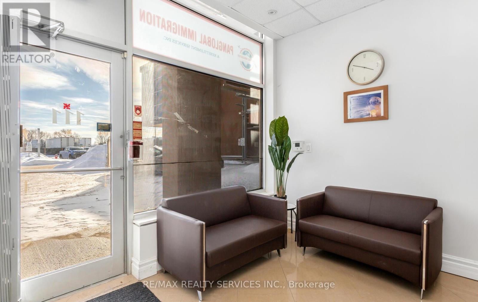 111 - 1065 Canadian Place, Mississauga, Ontario  L4W 0C2 - Photo 6 - W12741008