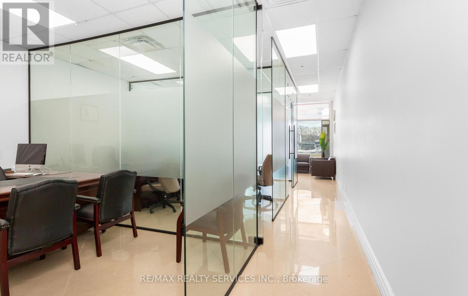 111 - 1065 Canadian Place, Mississauga, Ontario  L4W 0C2 - Photo 9 - W12741008