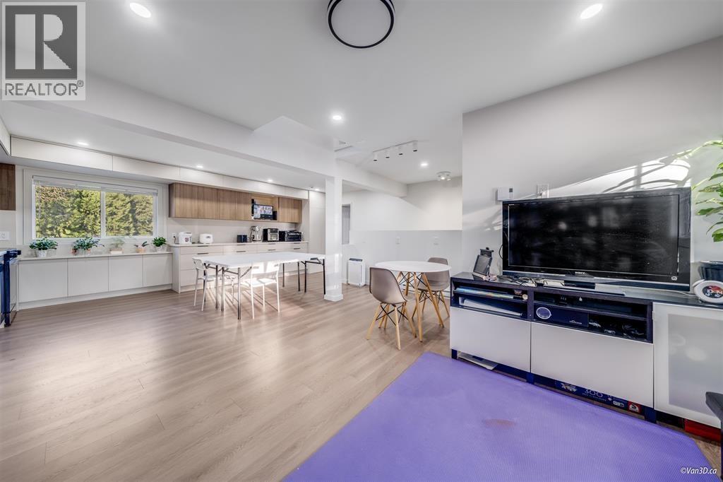 Listing Picture 2 of 24 : 7843 WEDGEWOOD STREET, Burnaby / 本拿比 - 魯藝地產 Yvonne Lu Group - MLS Medallion Club Member