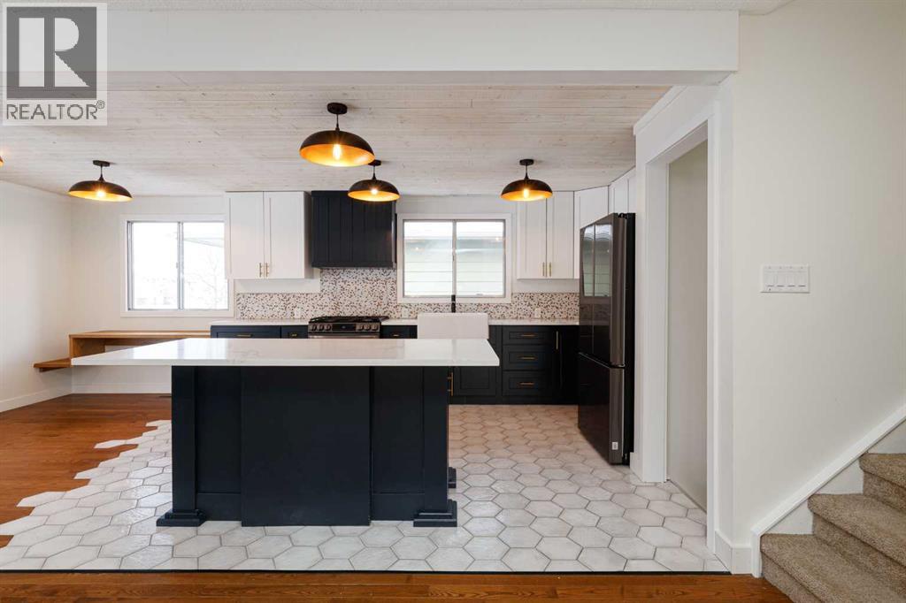 256 Queen Tamara Way Se, Calgary, Alberta  T2J 4E7 - Photo 19 - A2278377