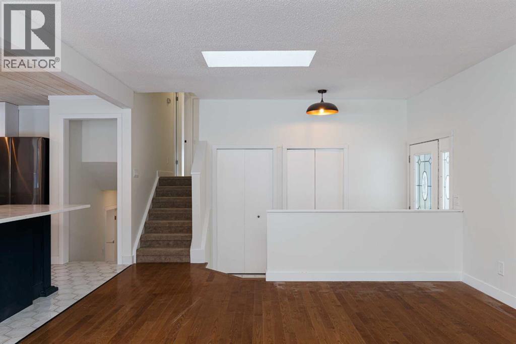 256 Queen Tamara Way Se, Calgary, Alberta  T2J 4E7 - Photo 20 - A2278377