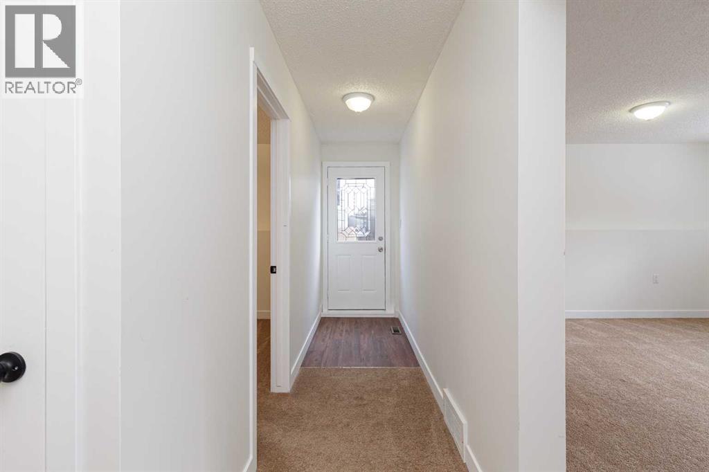 256 Queen Tamara Way Se, Calgary, Alberta  T2J 4E7 - Photo 36 - A2278377