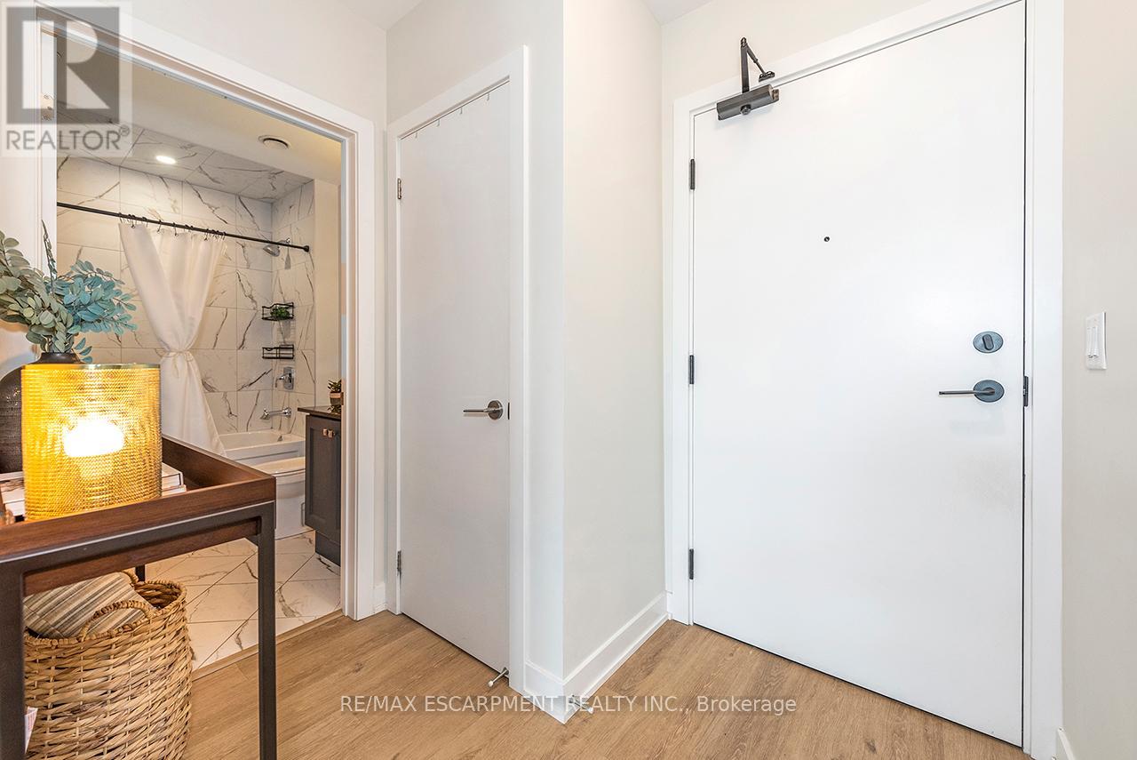 606 - 600 North Service Road, Hamilton, Ontario  L8E 0L2 - Photo 25 - X12740984