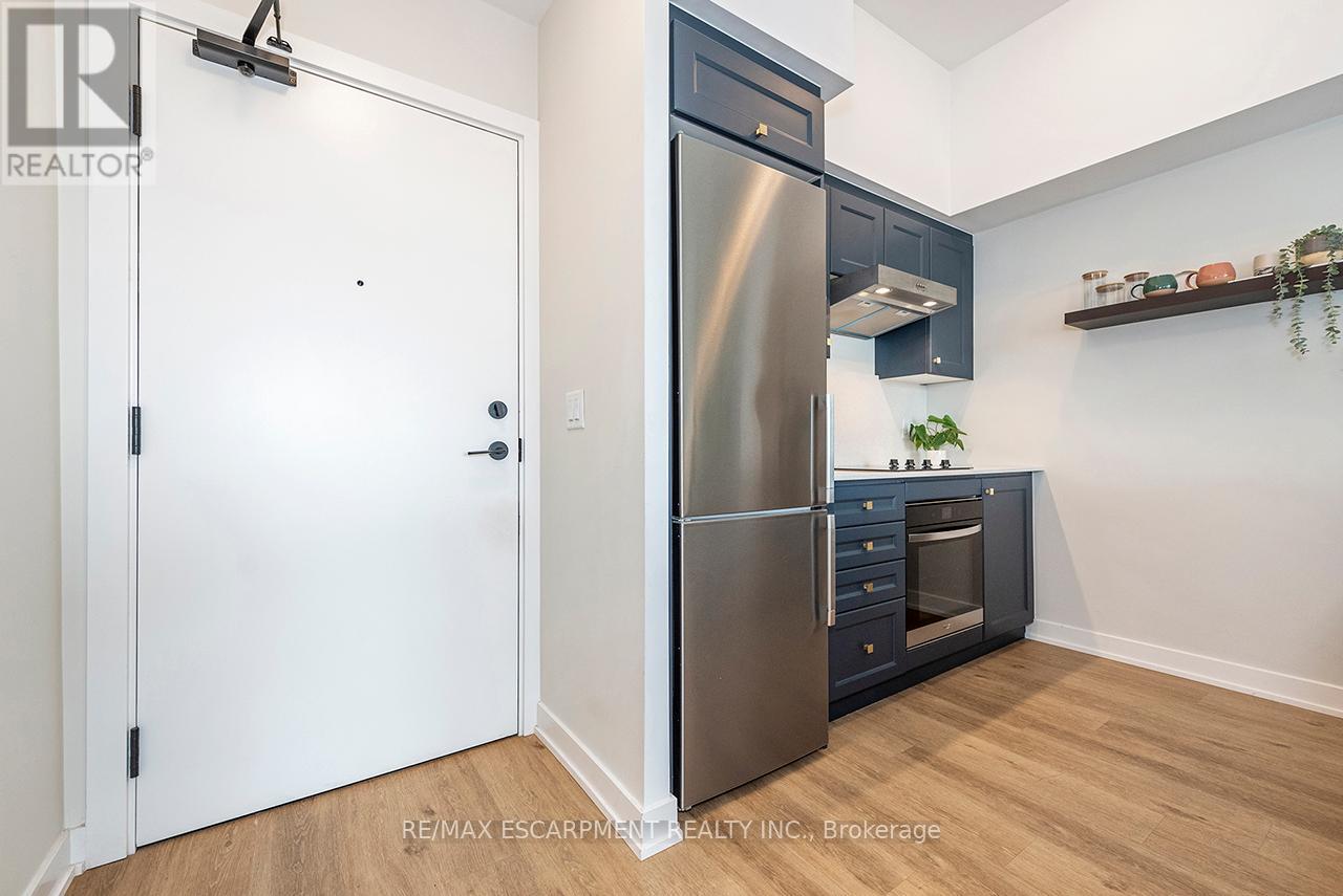 606 - 600 North Service Road, Hamilton, Ontario  L8E 0L2 - Photo 27 - X12740984