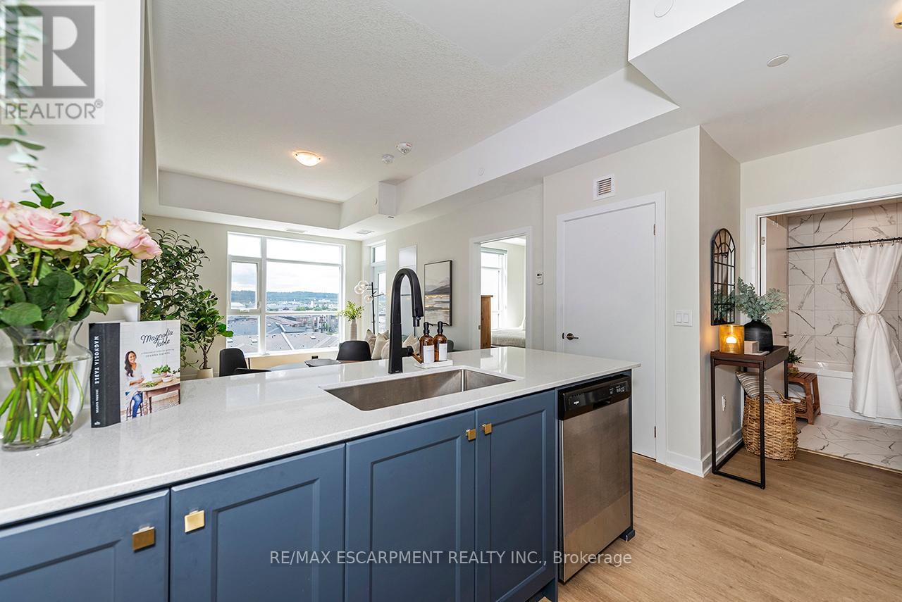 606 - 600 North Service Road, Hamilton, Ontario  L8E 0L2 - Photo 6 - X12740984