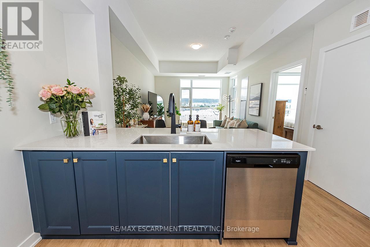 606 - 600 North Service Road, Hamilton, Ontario  L8E 0L2 - Photo 7 - X12740984