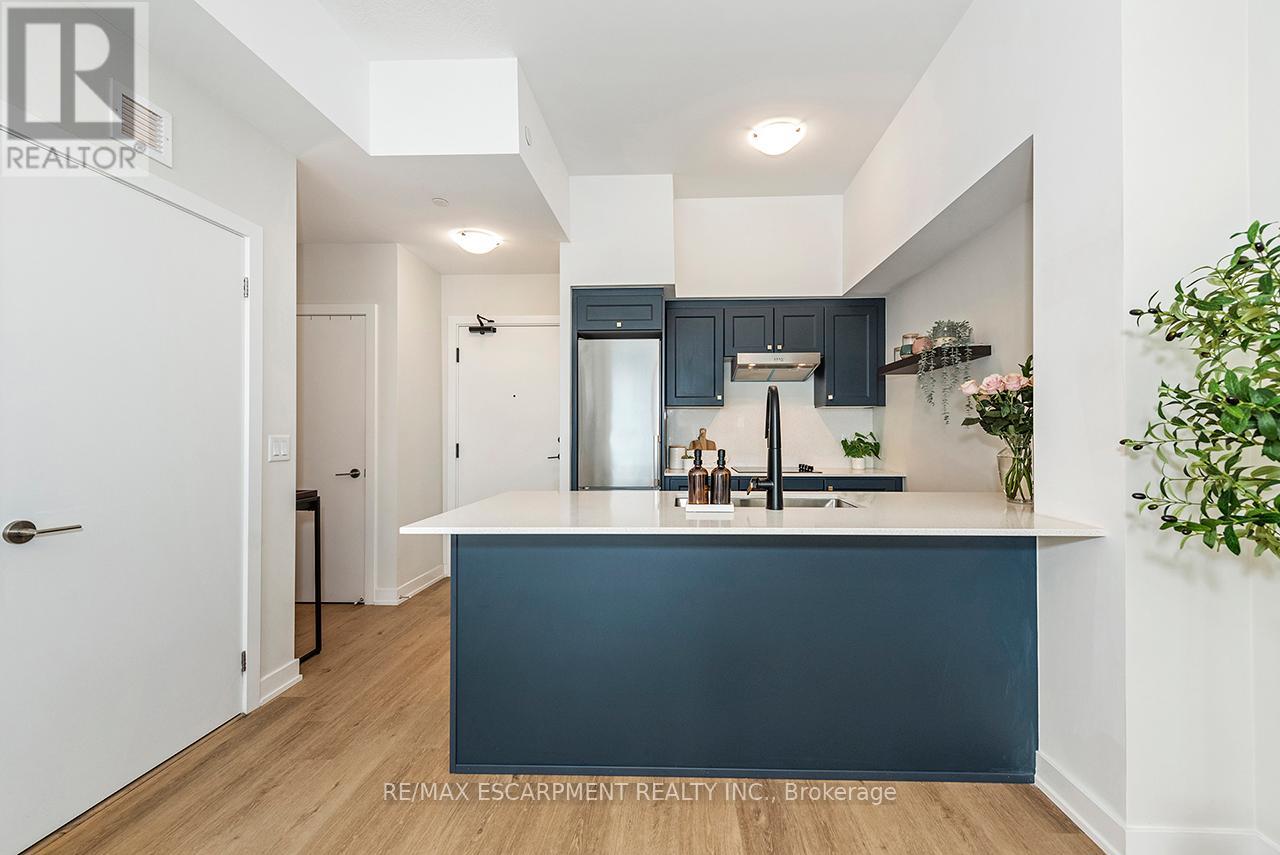 606 - 600 North Service Road, Hamilton, Ontario  L8E 0L2 - Photo 8 - X12740984