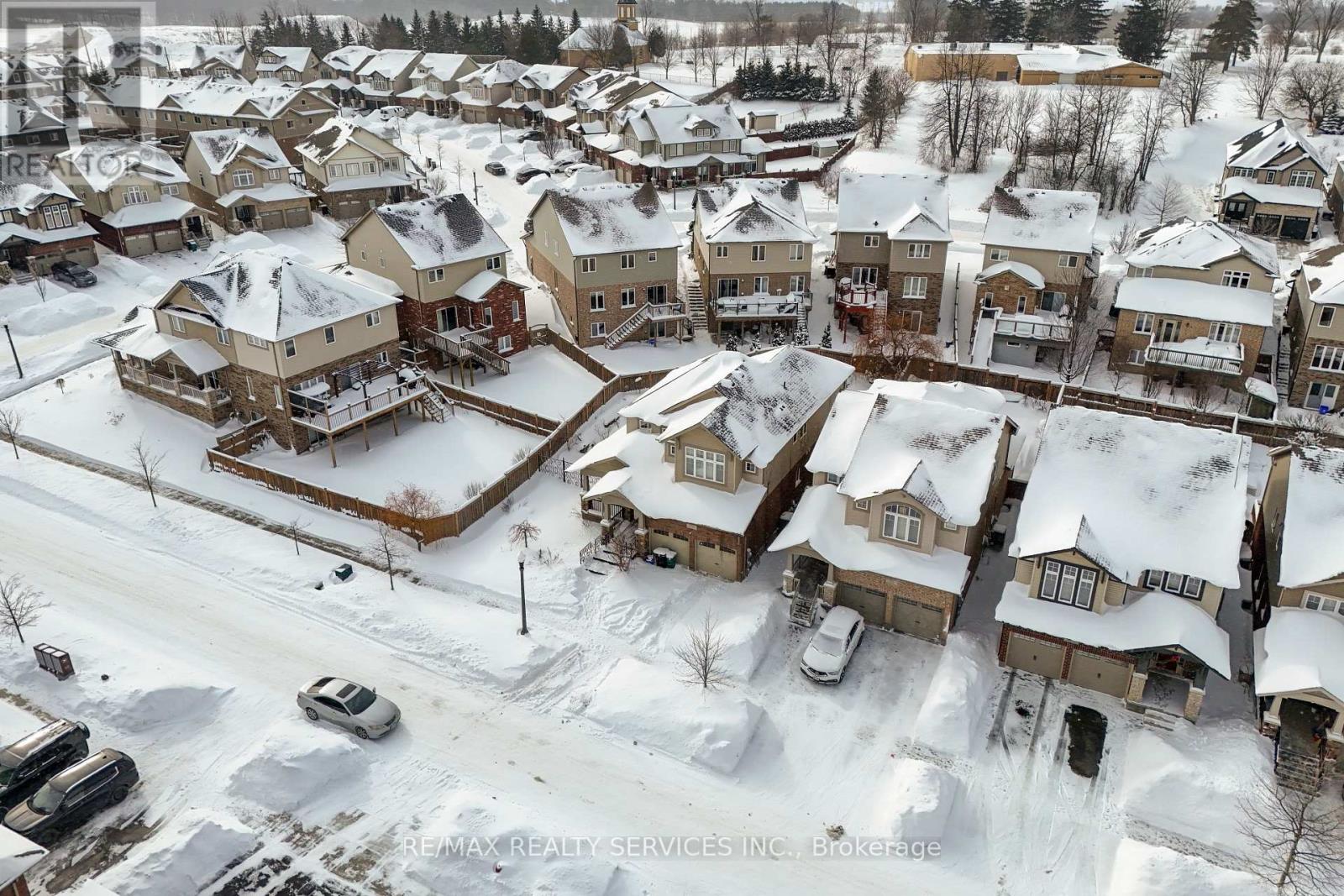 906 Audrey Place, Kitchener, Ontario  N2E 0B9 - Photo 3 - X12740994