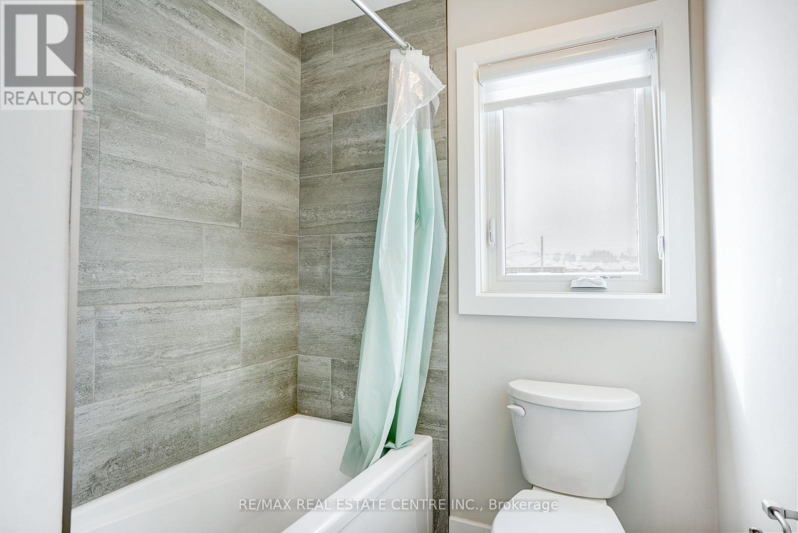 Upper - 3328 Oriole Drive, London South, Ontario  N6M 0K1 - Photo 32 - X12713640