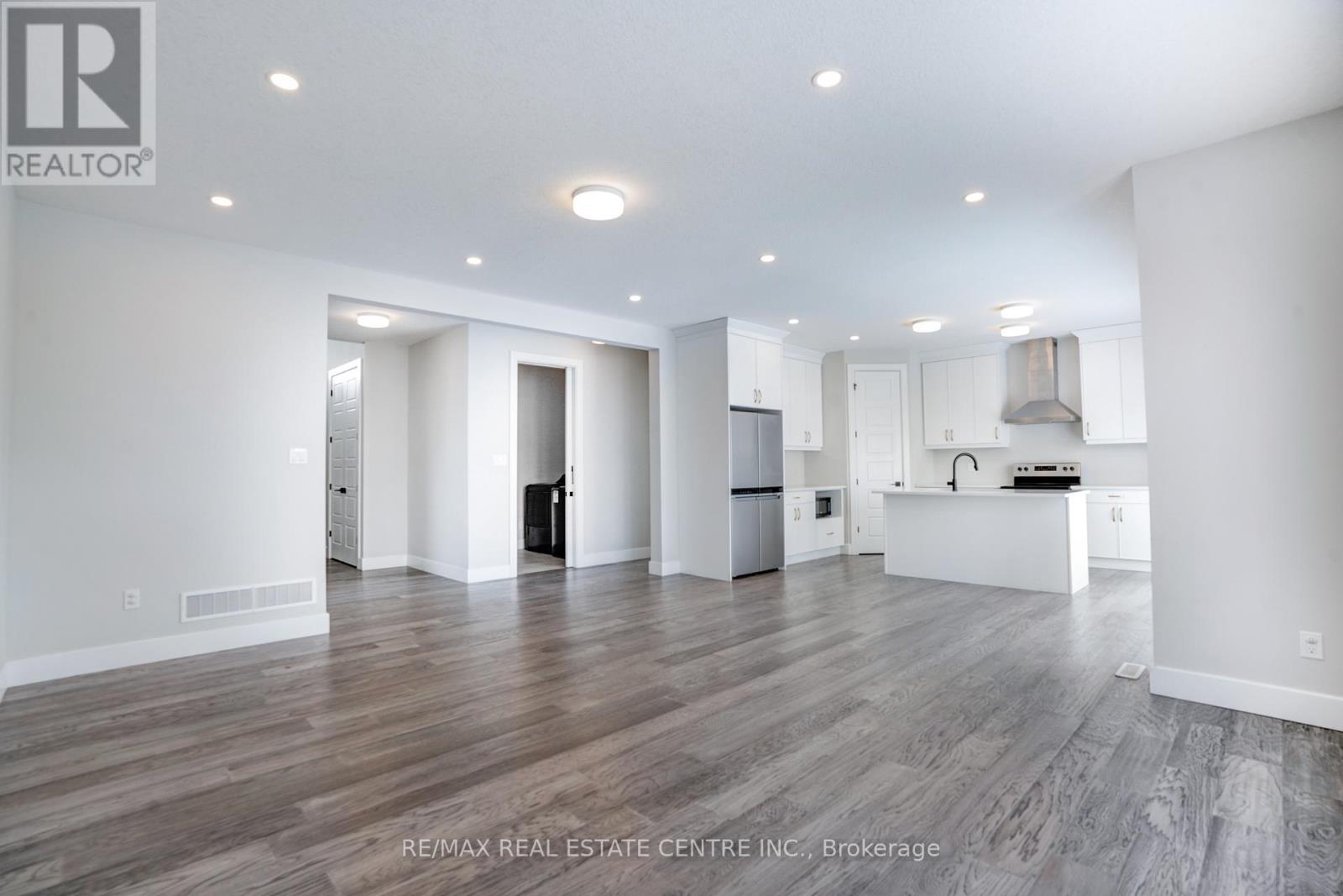 Upper - 3328 Oriole Drive, London South, Ontario  N6M 0K1 - Photo 8 - X12713640