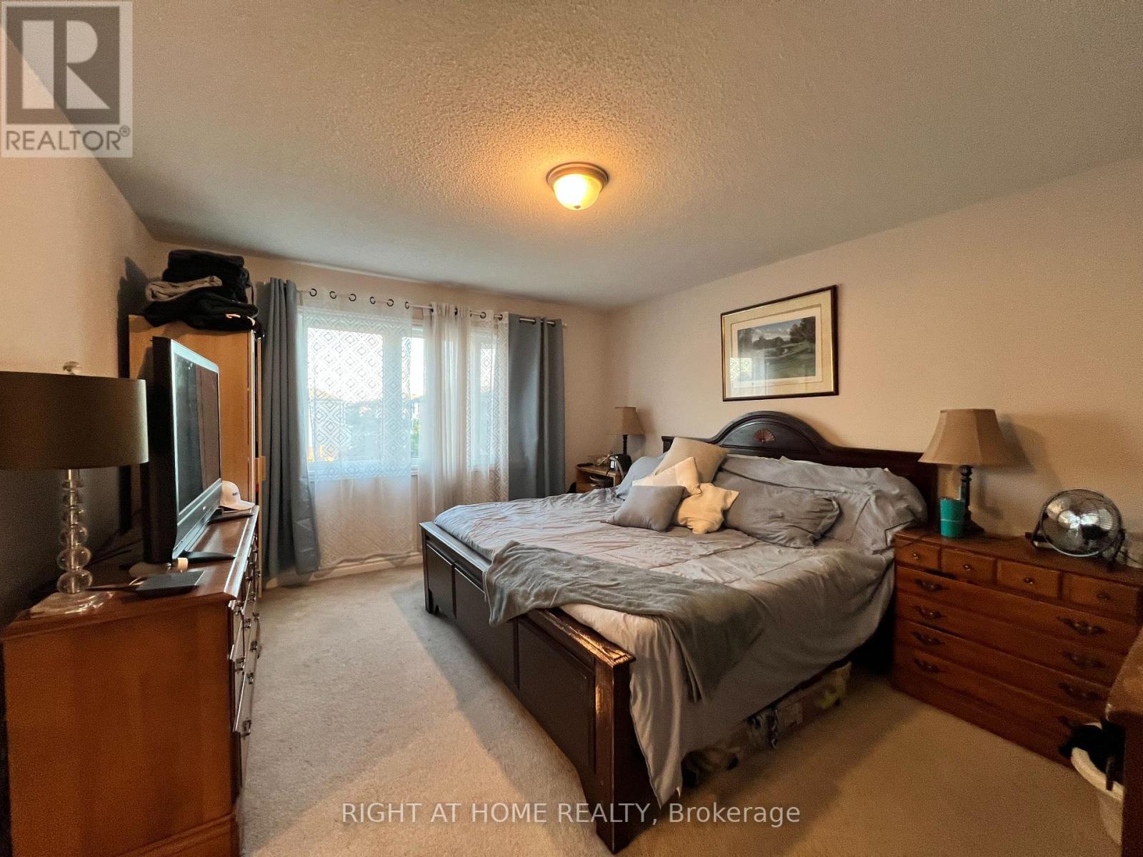 529 Honeylocust Avenue, Ottawa, Ontario  K2V 0K9 - Photo 14 - X12481371