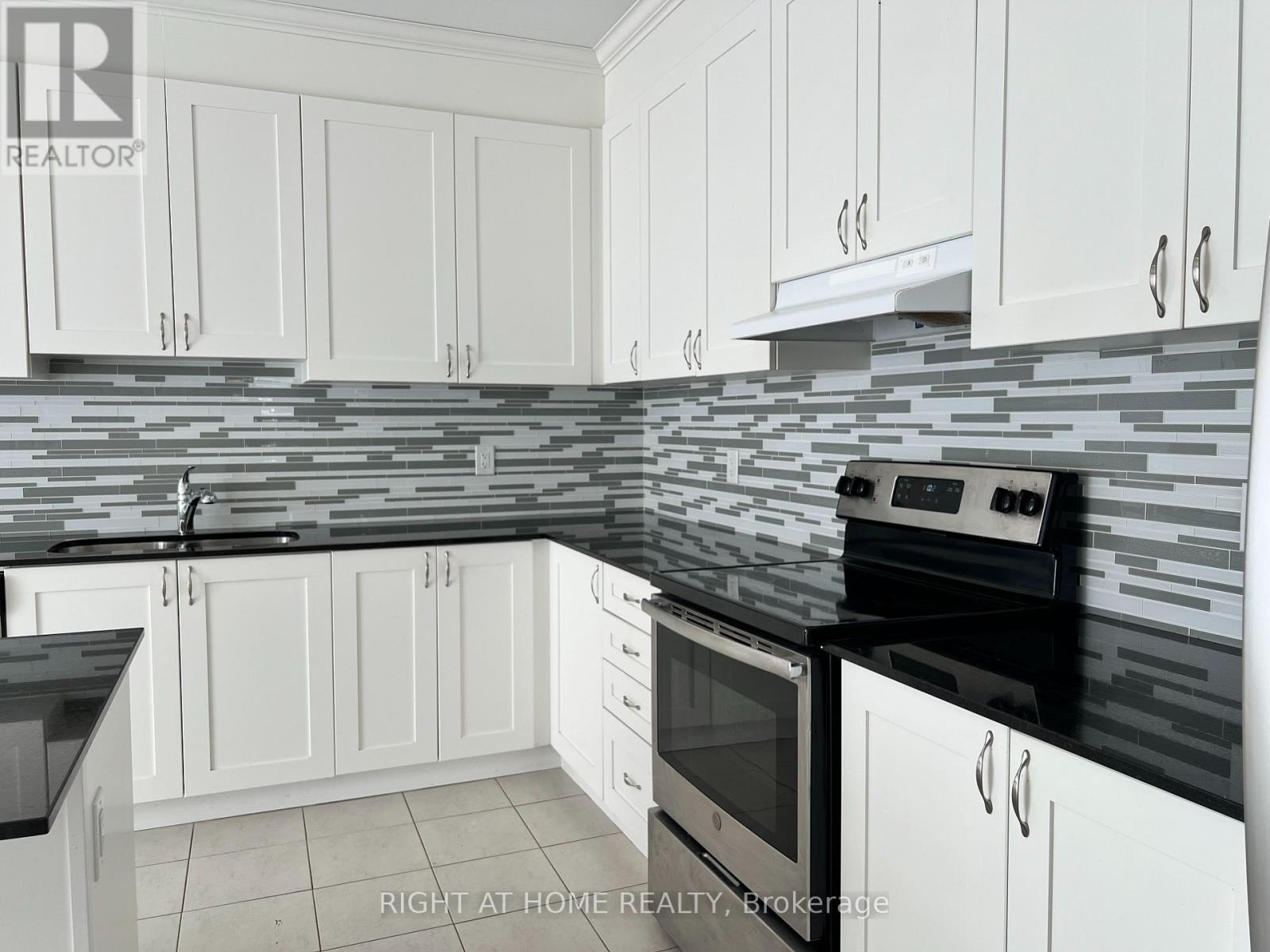 529 Honeylocust Avenue, Ottawa, Ontario  K2V 0K9 - Photo 4 - X12481371