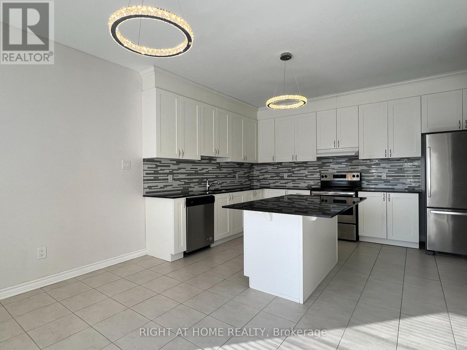 529 Honeylocust Avenue, Ottawa, Ontario  K2V 0K9 - Photo 7 - X12481371