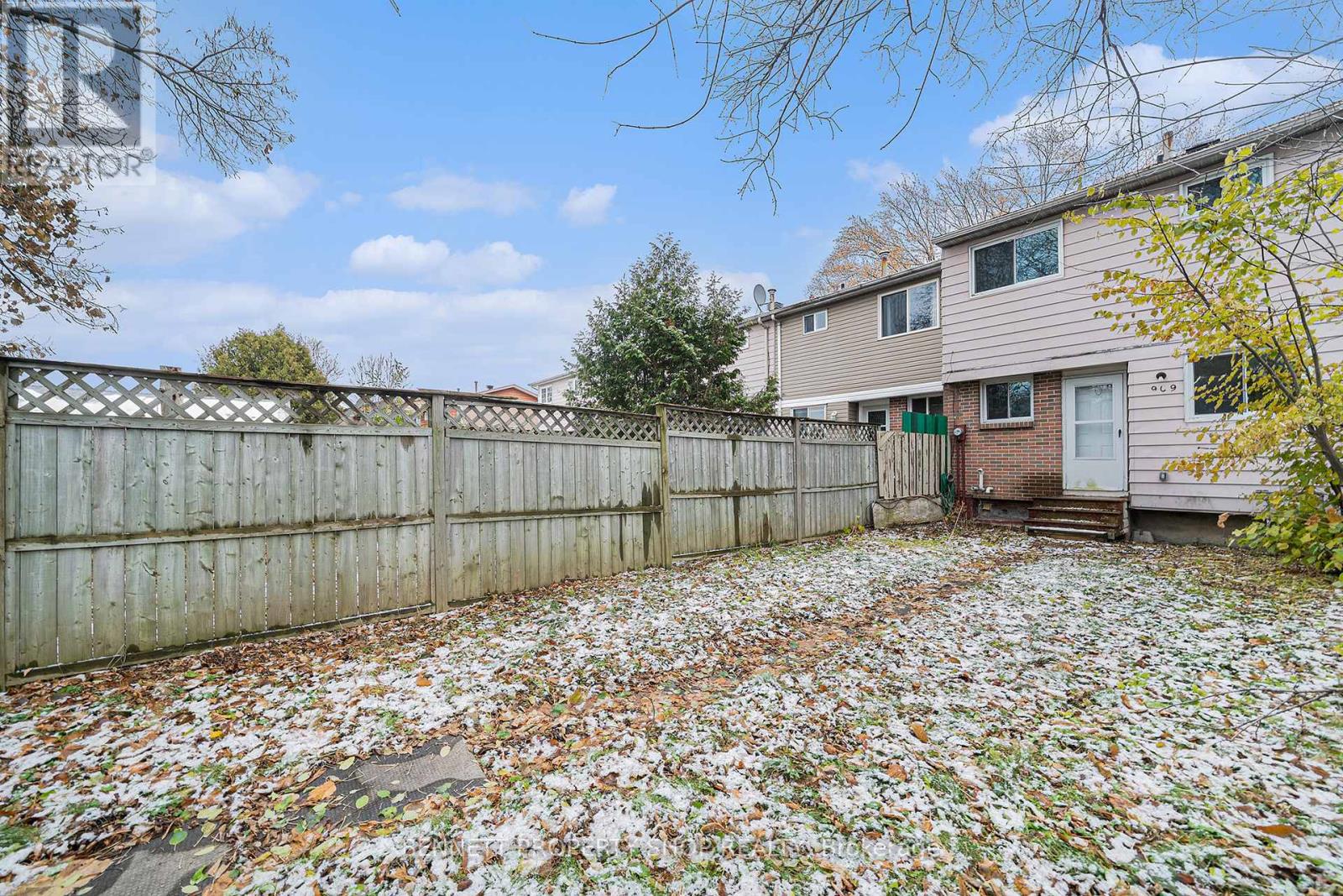 909 Greenbriar Avenue, Ottawa, Ontario  K2C 0J8 - Photo 9 - X12560146