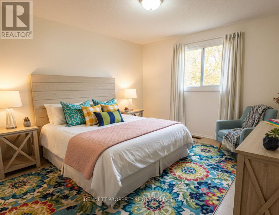 909 Greenbriar Avenue, Ottawa, Ontario  K2C 0J8 - Photo 5 - X12560146