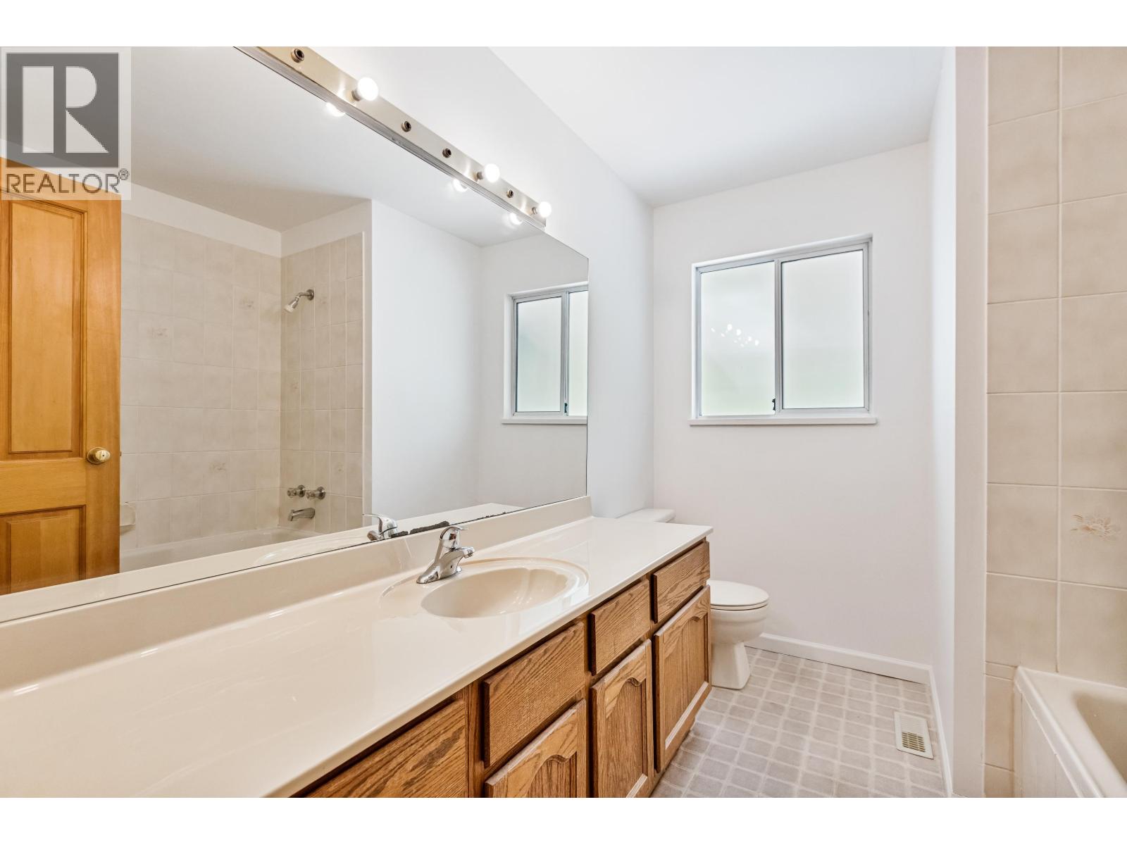 12474 Laity Street, Maple Ridge, British Columbia  V2X 5B5 - Photo 12 - R3084610