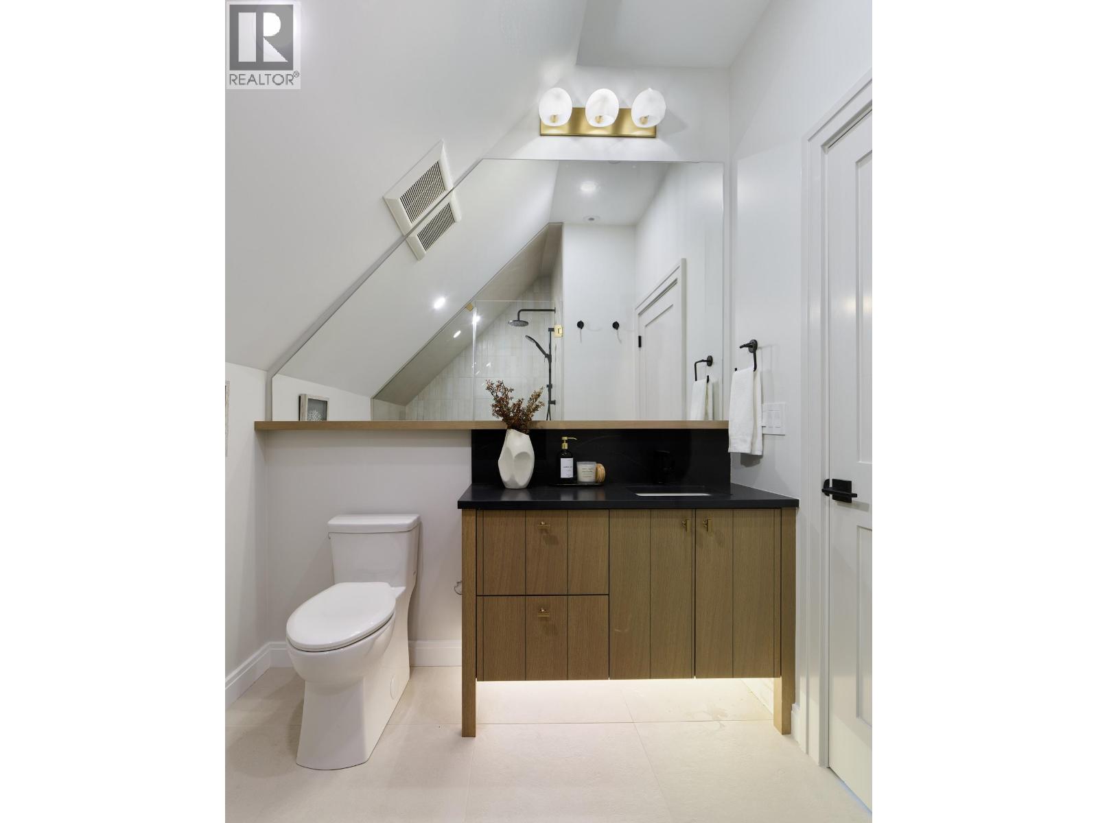 2542 Grant Street, Vancouver, British Columbia V5K 3G7 - Photo 10 - R3084789