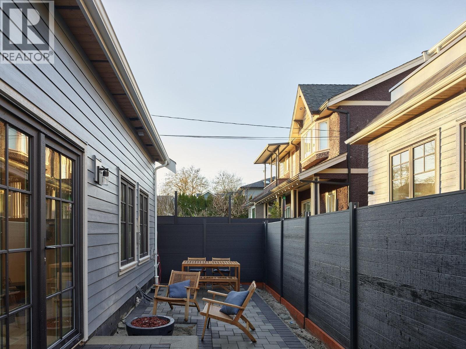 2544 Grant Street, Vancouver, British Columbia  V5K 3G7 - Photo 10 - R3084790