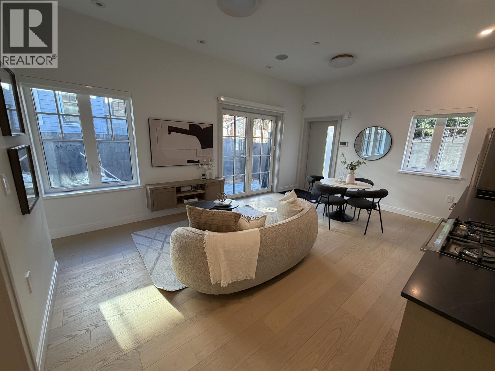 2544 Grant Street, Vancouver, British Columbia  V5K 3G7 - Photo 3 - R3084790