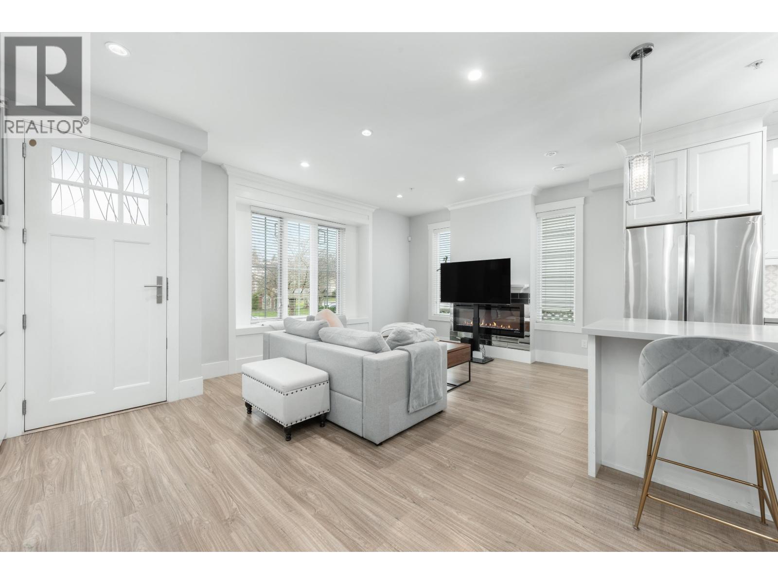 2496 Brock Street, Vancouver, British Columbia  V5R 2R4 - Photo 4 - R3084795