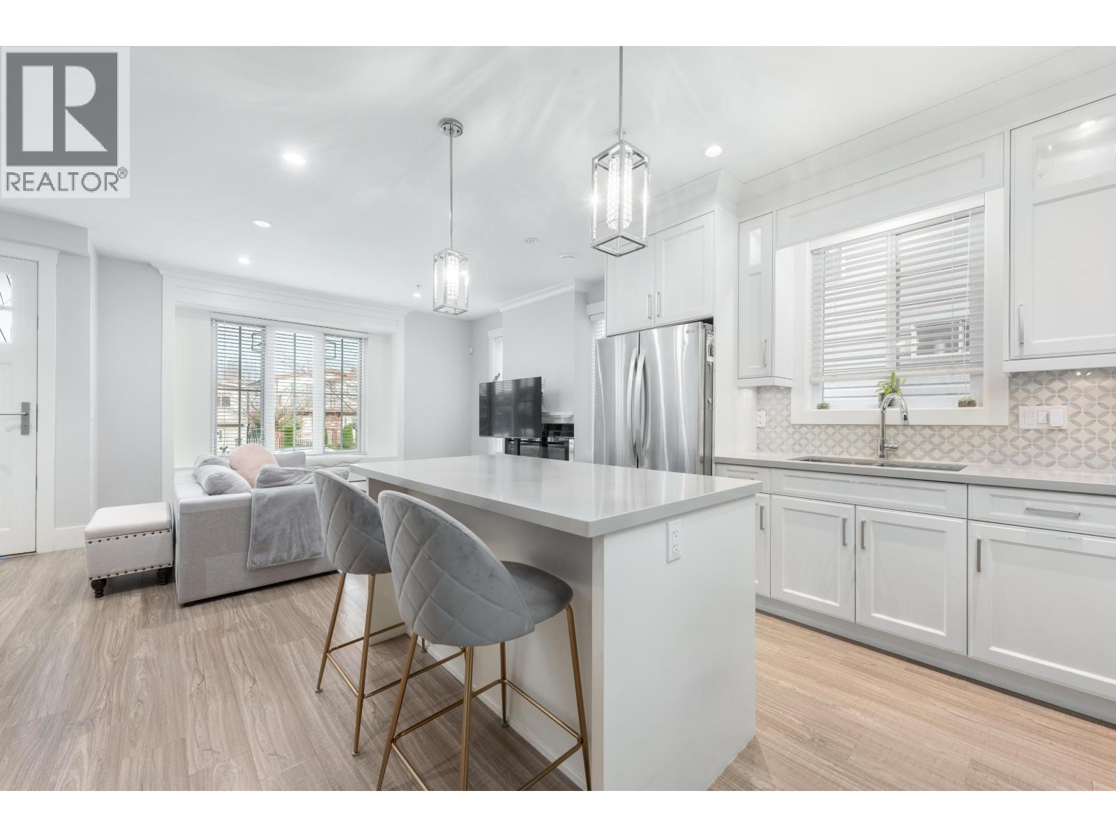 2496 Brock Street, Vancouver, British Columbia  V5R 2R4 - Photo 5 - R3084795