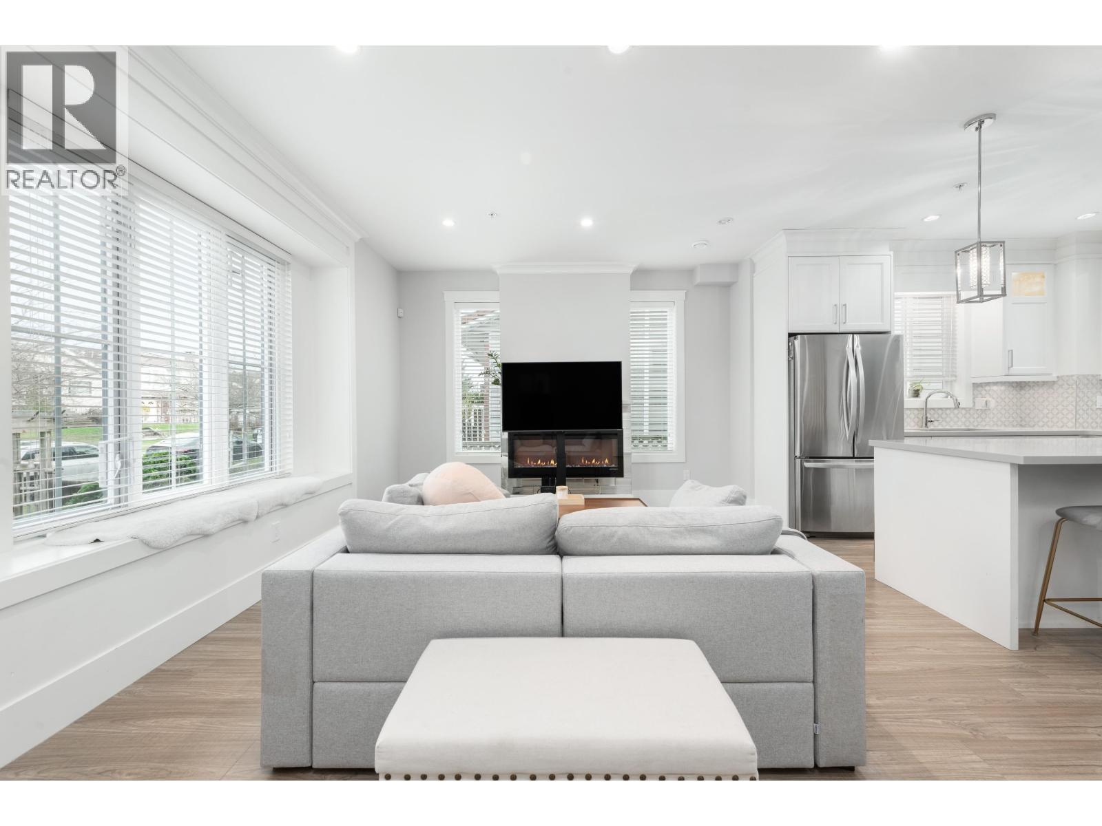 2496 Brock Street, Vancouver, British Columbia  V5R 2R4 - Photo 6 - R3084795