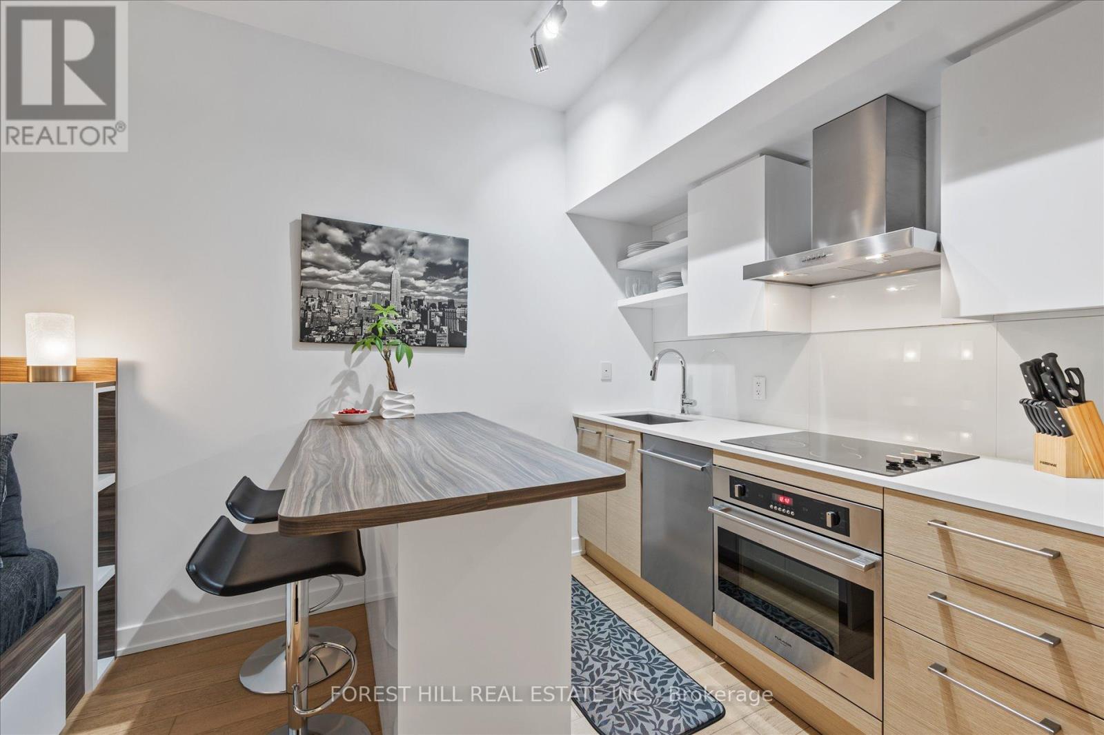 202 - 1030 KING STREET W Toronto (Niagara), ON M6K 0B4