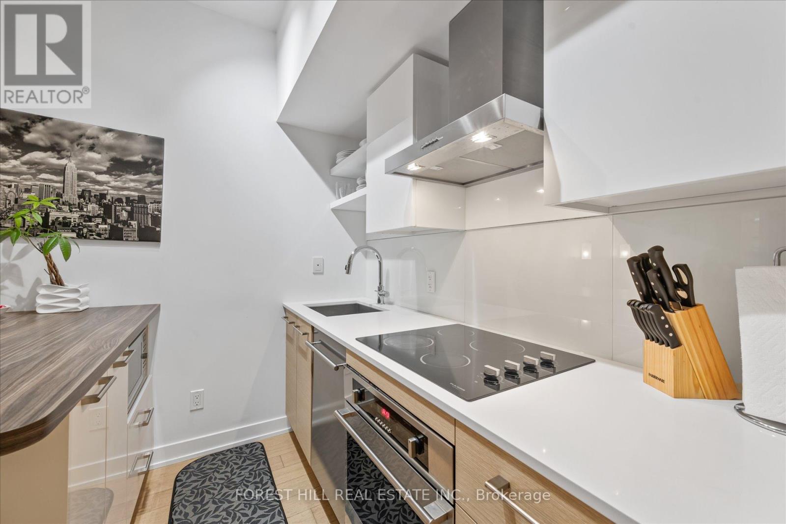 202 - 1030 KING STREET W Toronto (Niagara), ON M6K 0B4