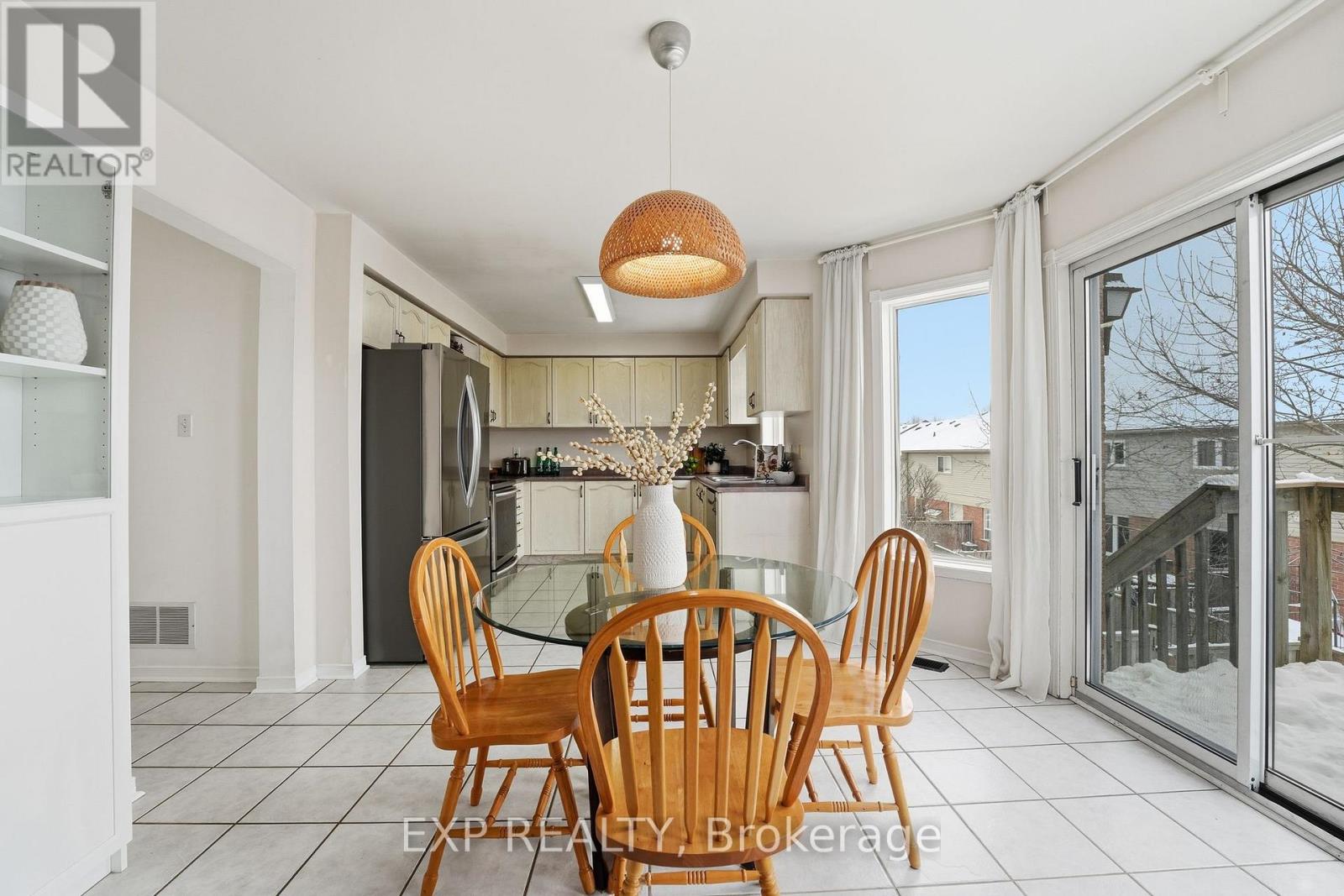 70 Brecken Drive, Georgina, Ontario  L4P 4A7 - Photo 12 - N12741022