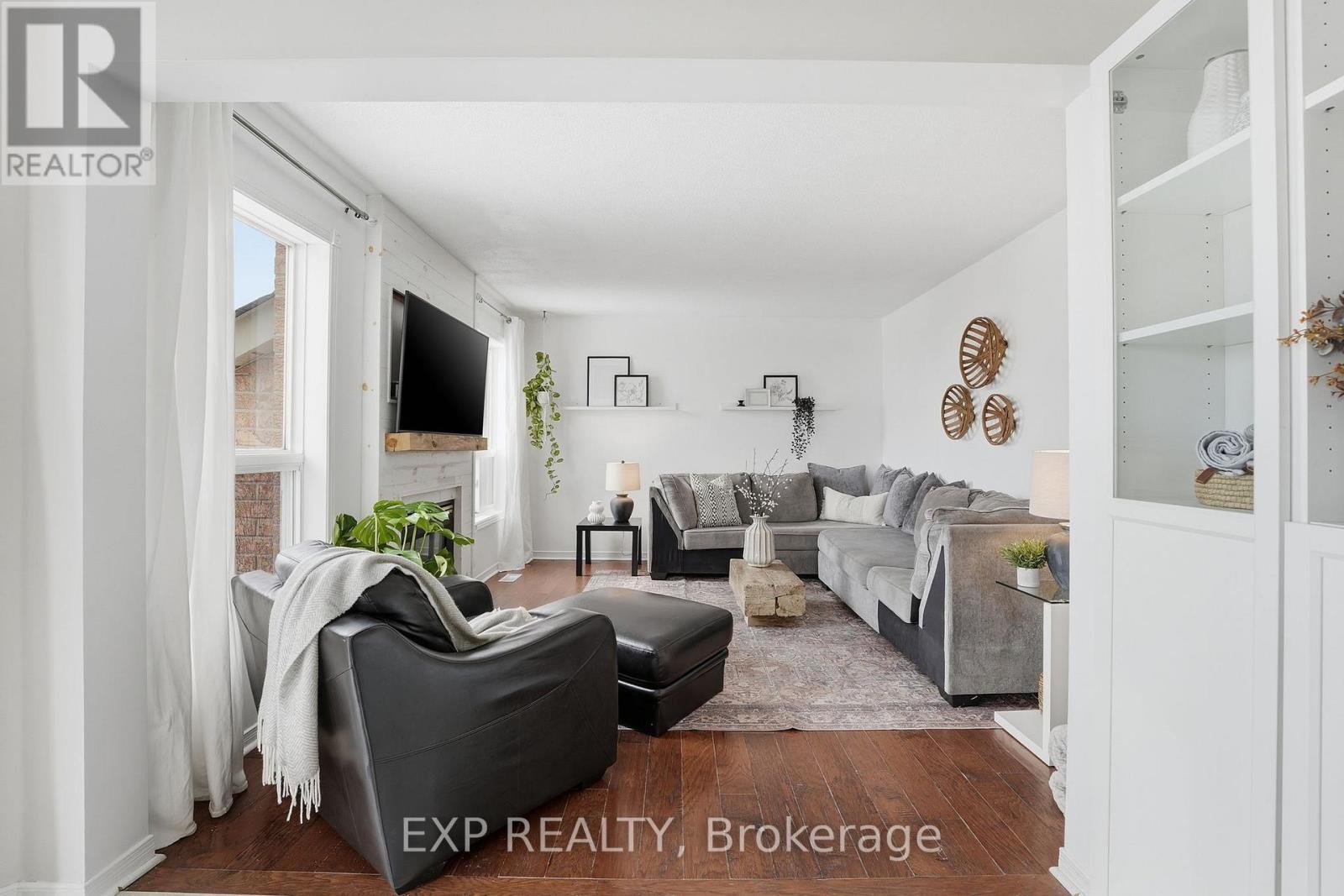 70 Brecken Drive, Georgina, Ontario  L4P 4A7 - Photo 13 - N12741022