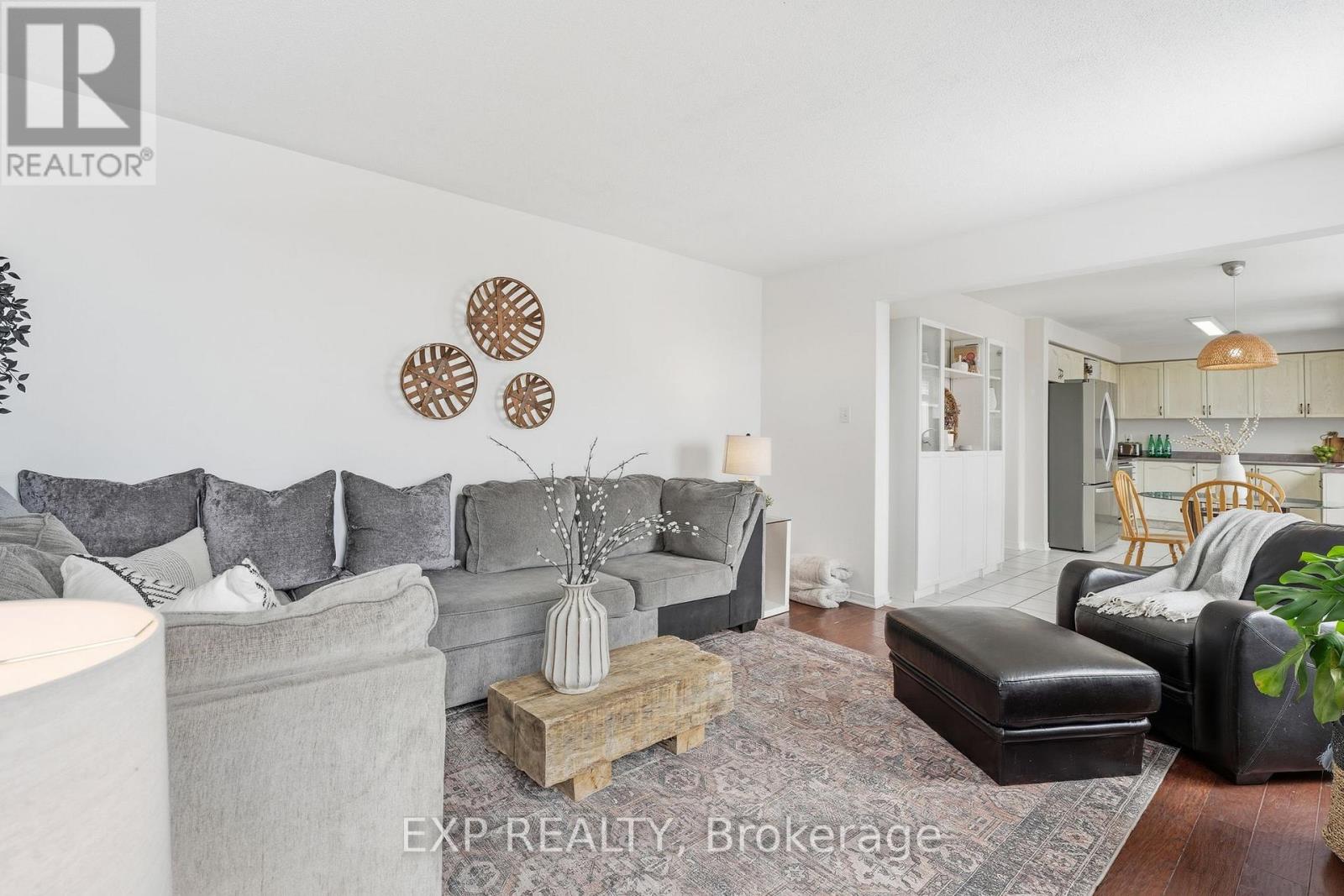 70 Brecken Drive, Georgina, Ontario  L4P 4A7 - Photo 15 - N12741022