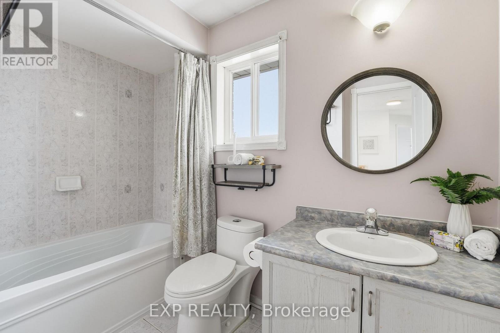 70 Brecken Drive, Georgina, Ontario  L4P 4A7 - Photo 28 - N12741022