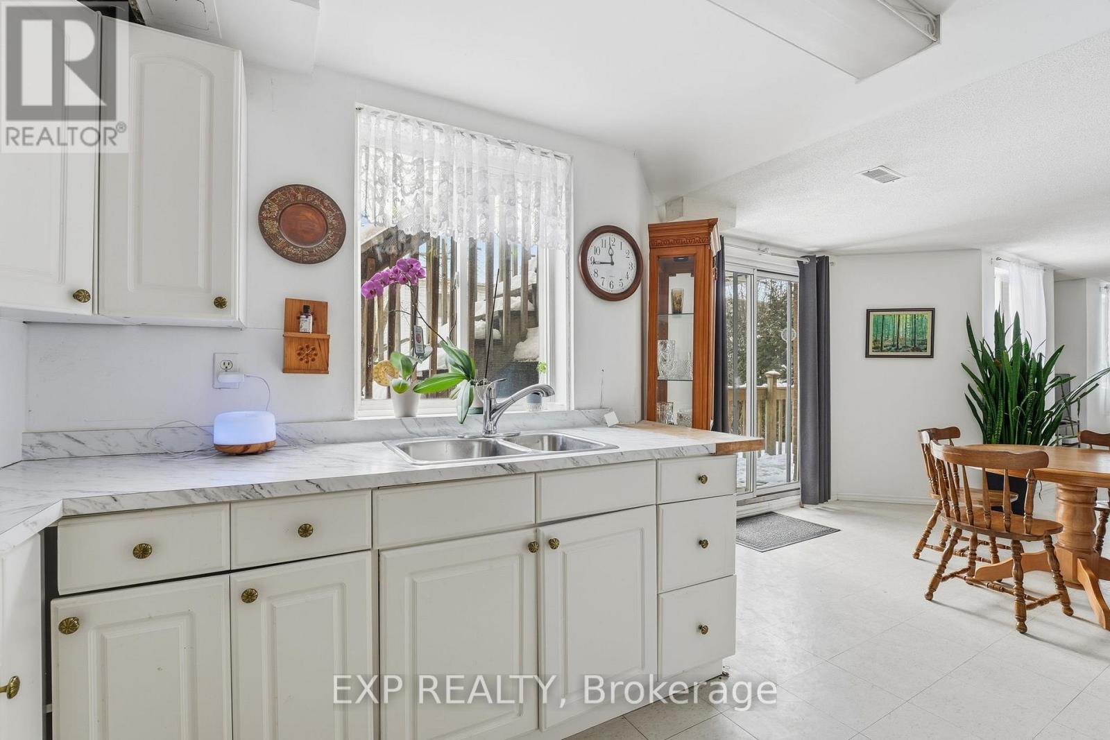 70 Brecken Drive, Georgina, Ontario  L4P 4A7 - Photo 29 - N12741022