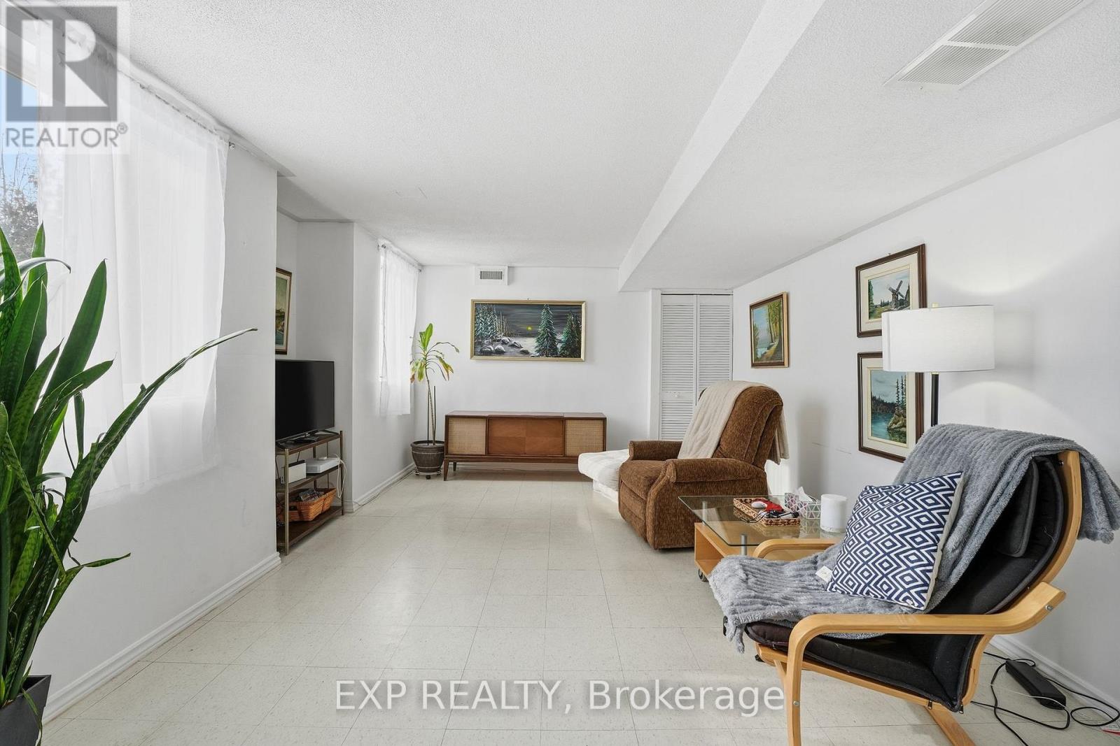 70 Brecken Drive, Georgina, Ontario  L4P 4A7 - Photo 30 - N12741022