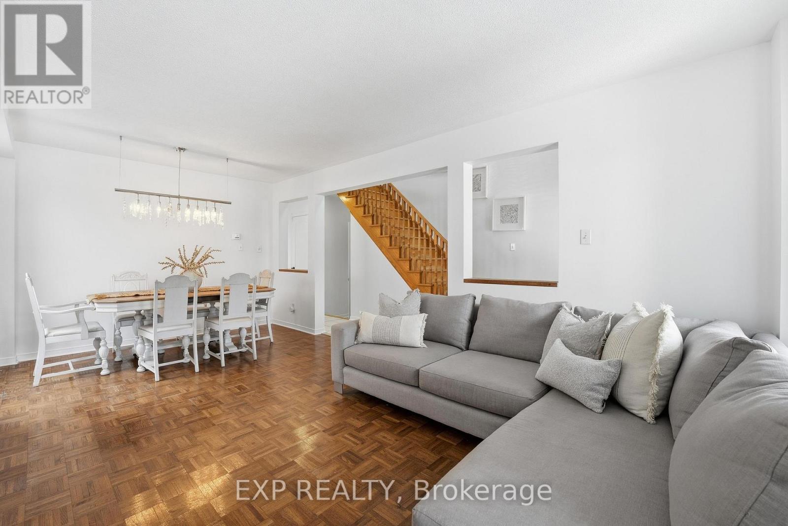 70 Brecken Drive, Georgina, Ontario  L4P 4A7 - Photo 6 - N12741022