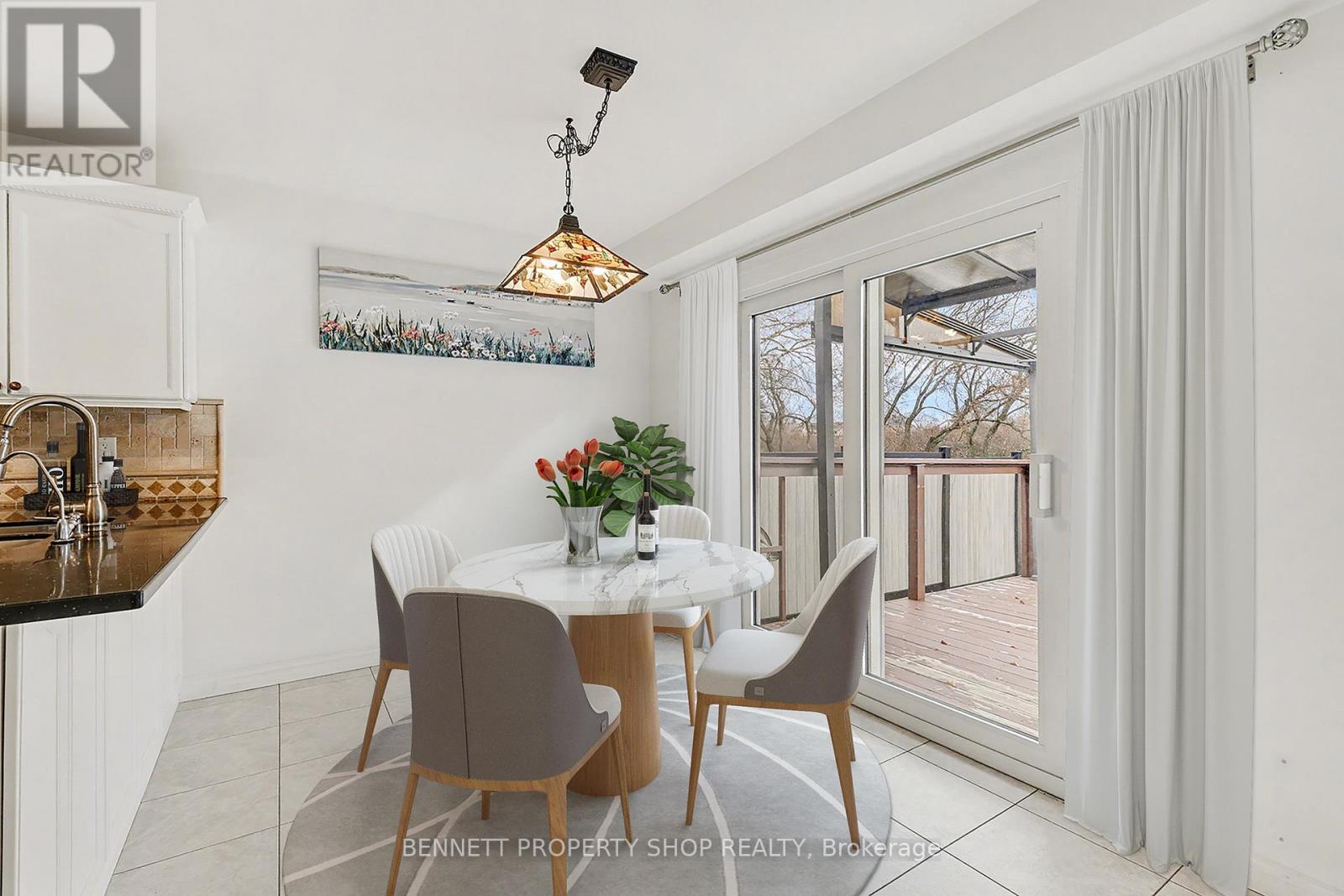 18 Shetland Way, Ottawa, Ontario  K2M 1R9 - Photo 8 - X12598234