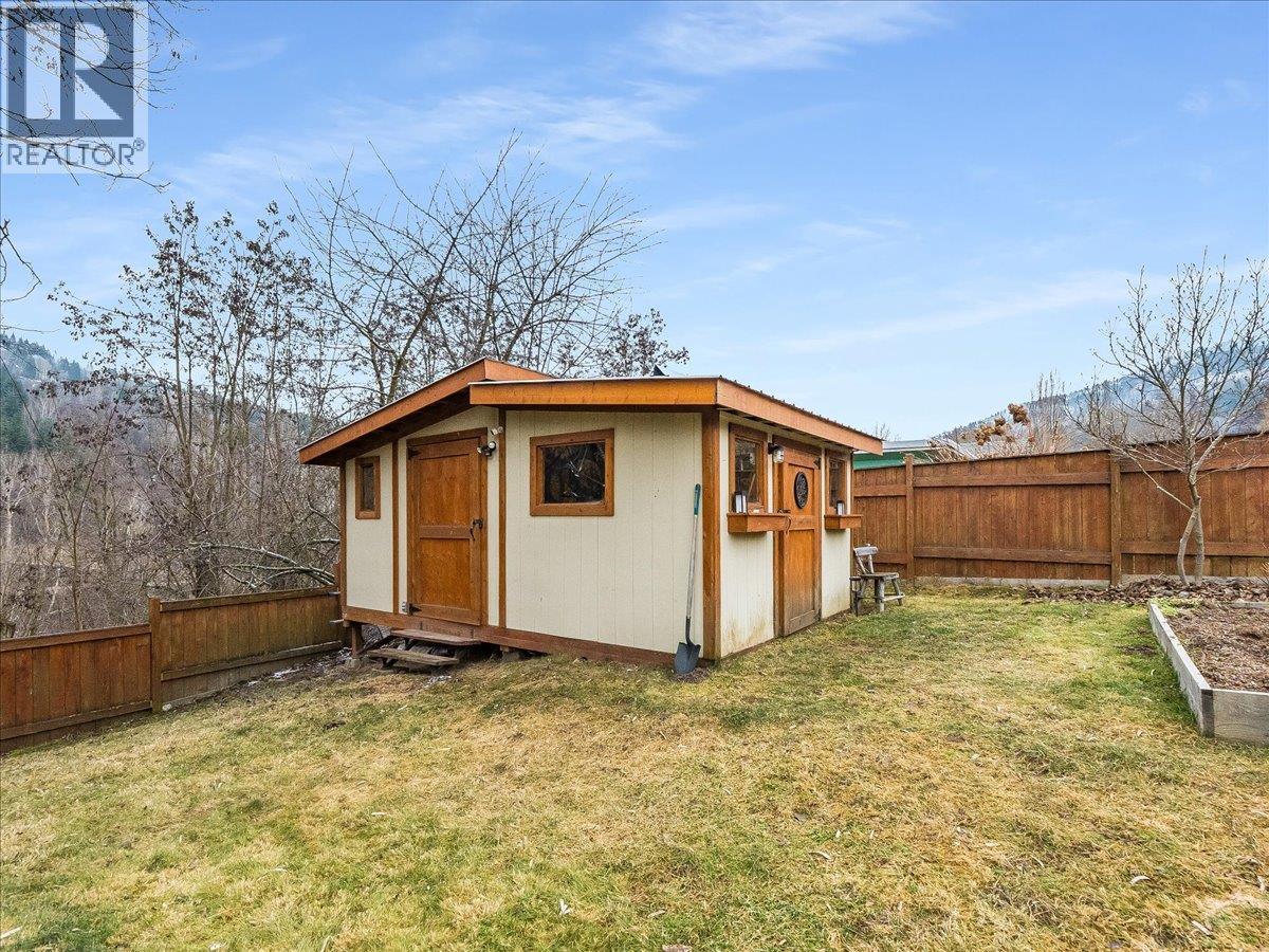 316 Murray Drive, Warfield, British Columbia V1R 2J4 - Photo 8 - 10374351