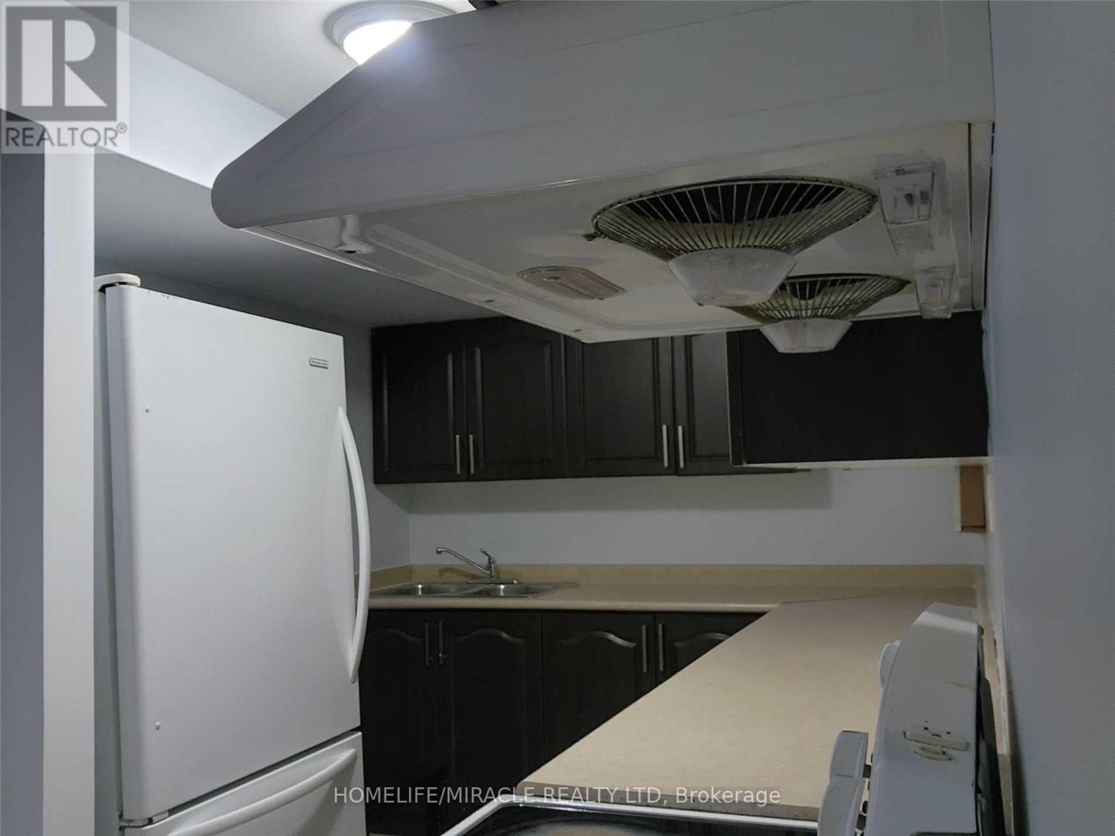 Basement - 23 Merlin Drive, Brampton, Ontario  L6P 1E9 - Photo 7 - W12741034