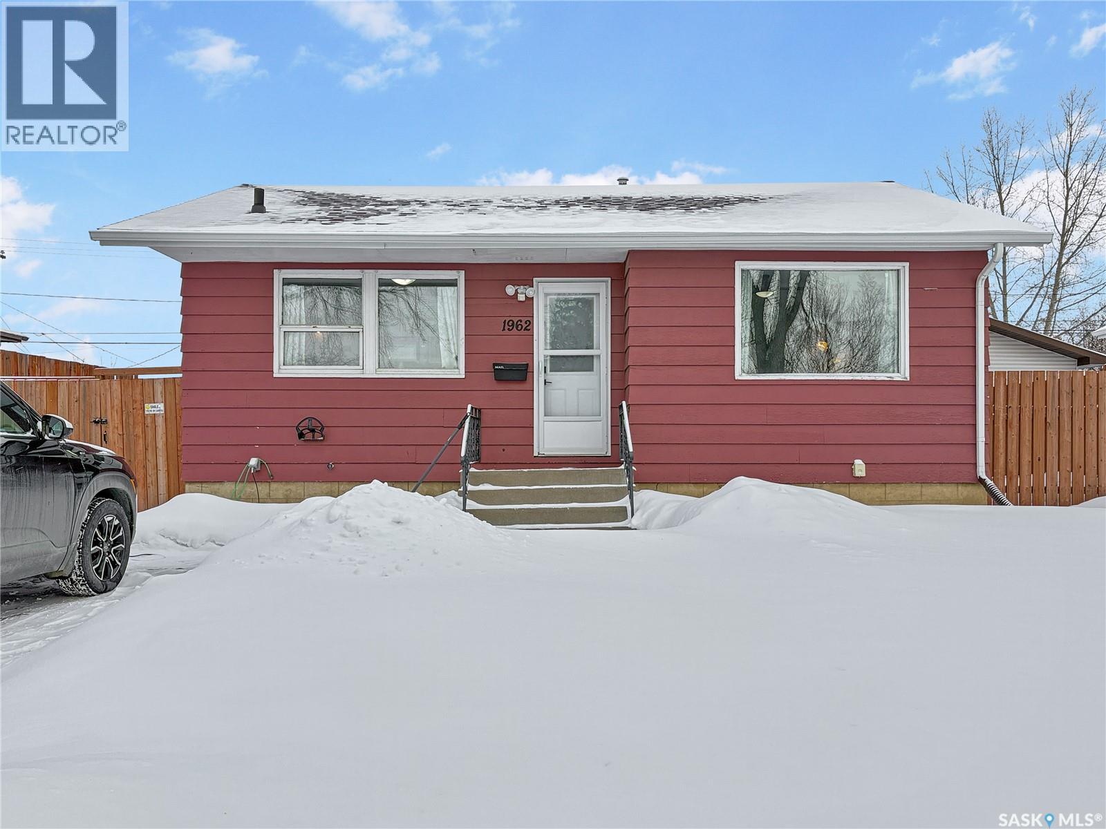 1962 101st Street, North Battleford, Saskatchewan  S9A 1B3 - Photo 1 - SK027647