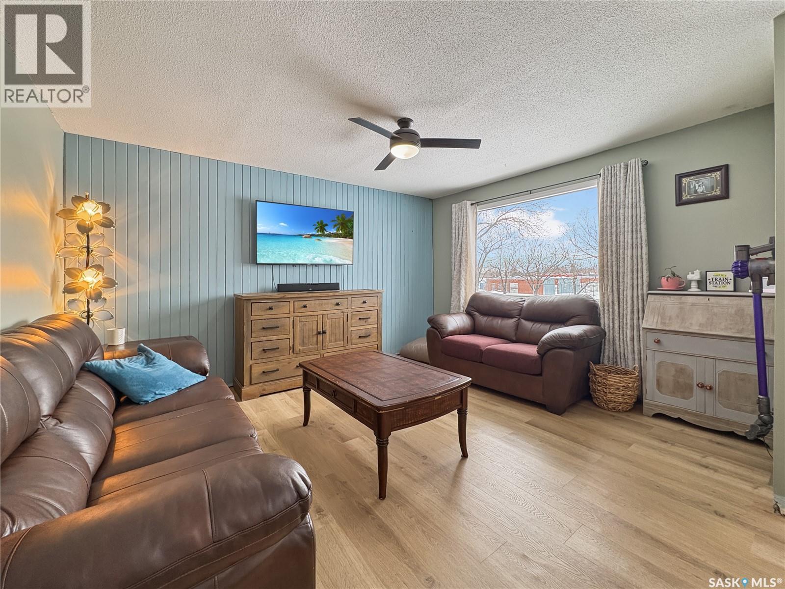 1962 101st Street, North Battleford, Saskatchewan  S9A 1B3 - Photo 3 - SK027647