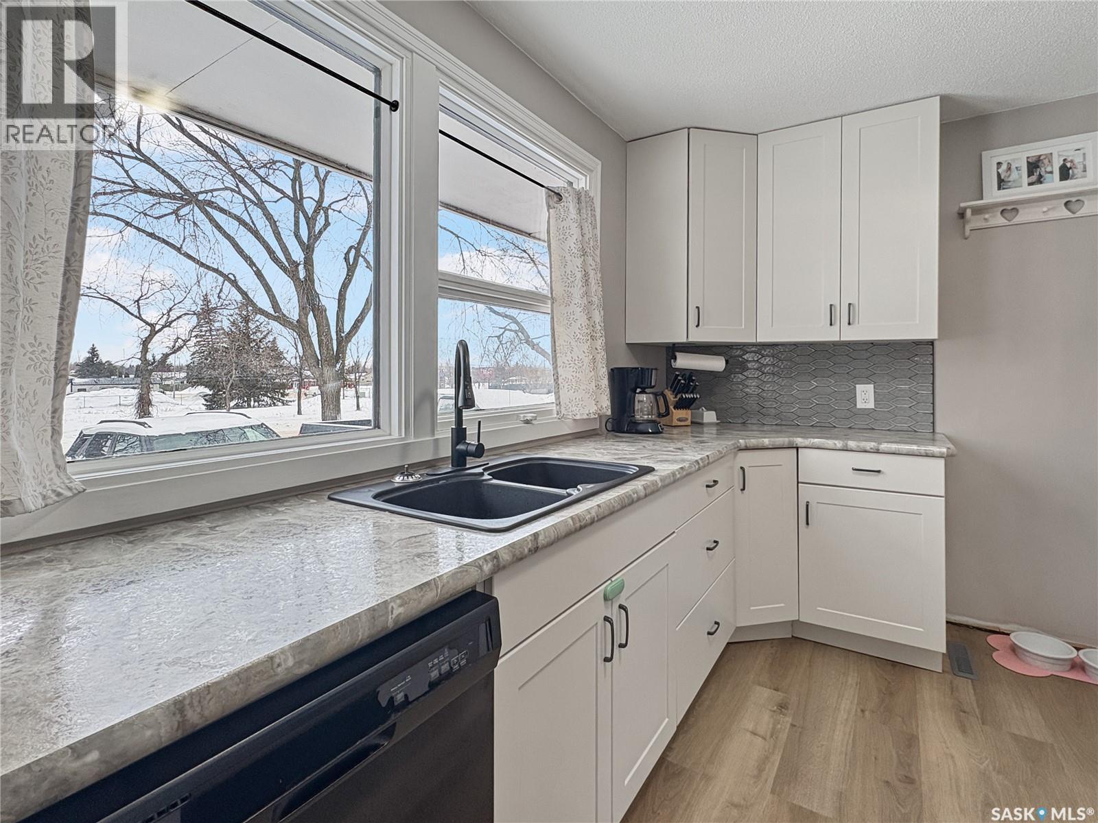 1962 101st Street, North Battleford, Saskatchewan  S9A 1B3 - Photo 7 - SK027647